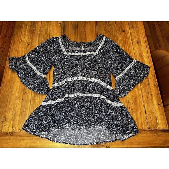 Free People Tops - Free People Floral Blue Tunic Boho Lace Size XS